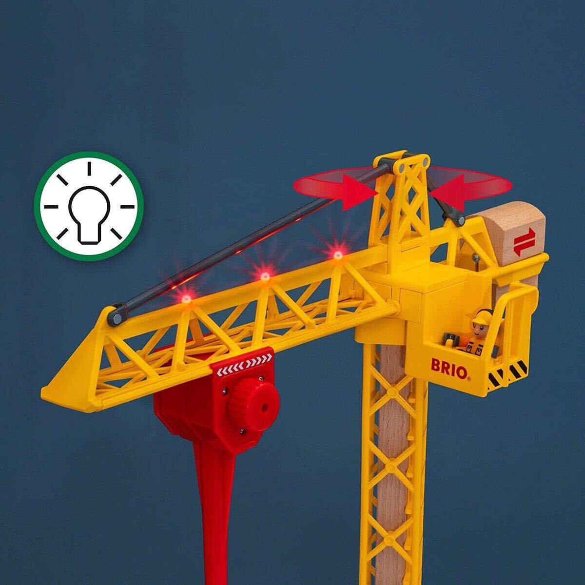brio-grosser-baukran-mit-licht-476843325.jpg