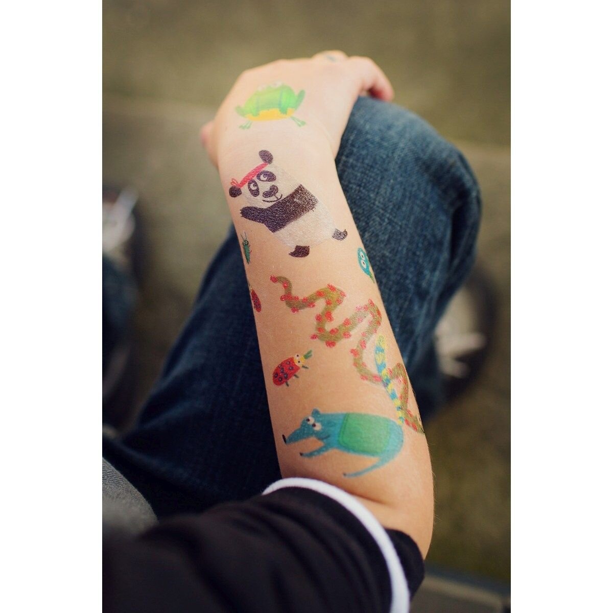 djeco-tattoos-snouts-5F8423C94.jpg