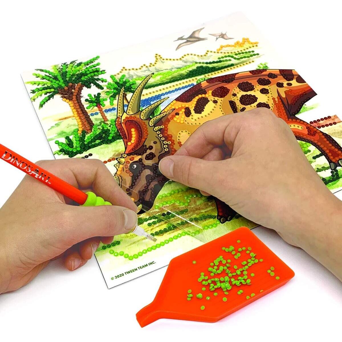 hape-dinos-art---F1B2AA6A4.jpg